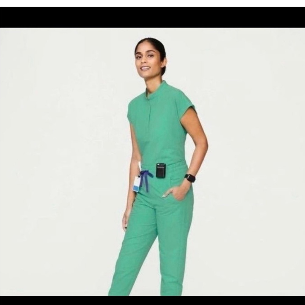 ISO SURGICAL GREEN FIGS!!